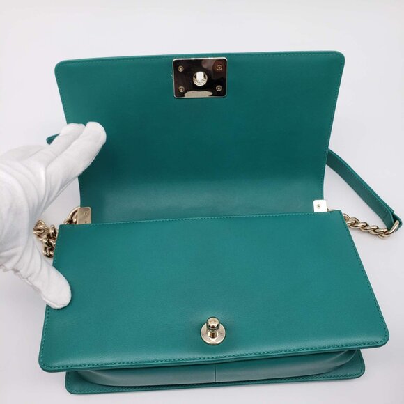 100% Authentic CHANEL Boy Small Green Leather Shoulder Bag 2650-080524 - Picture 11 of 16